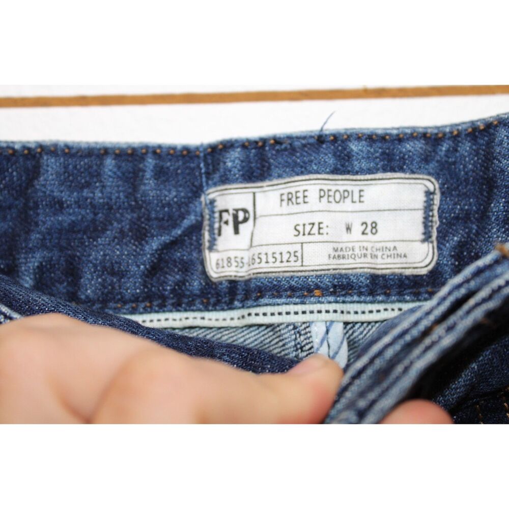 Free People medium wash denim cut off jean shorts size 28 - Picture 6 of 7